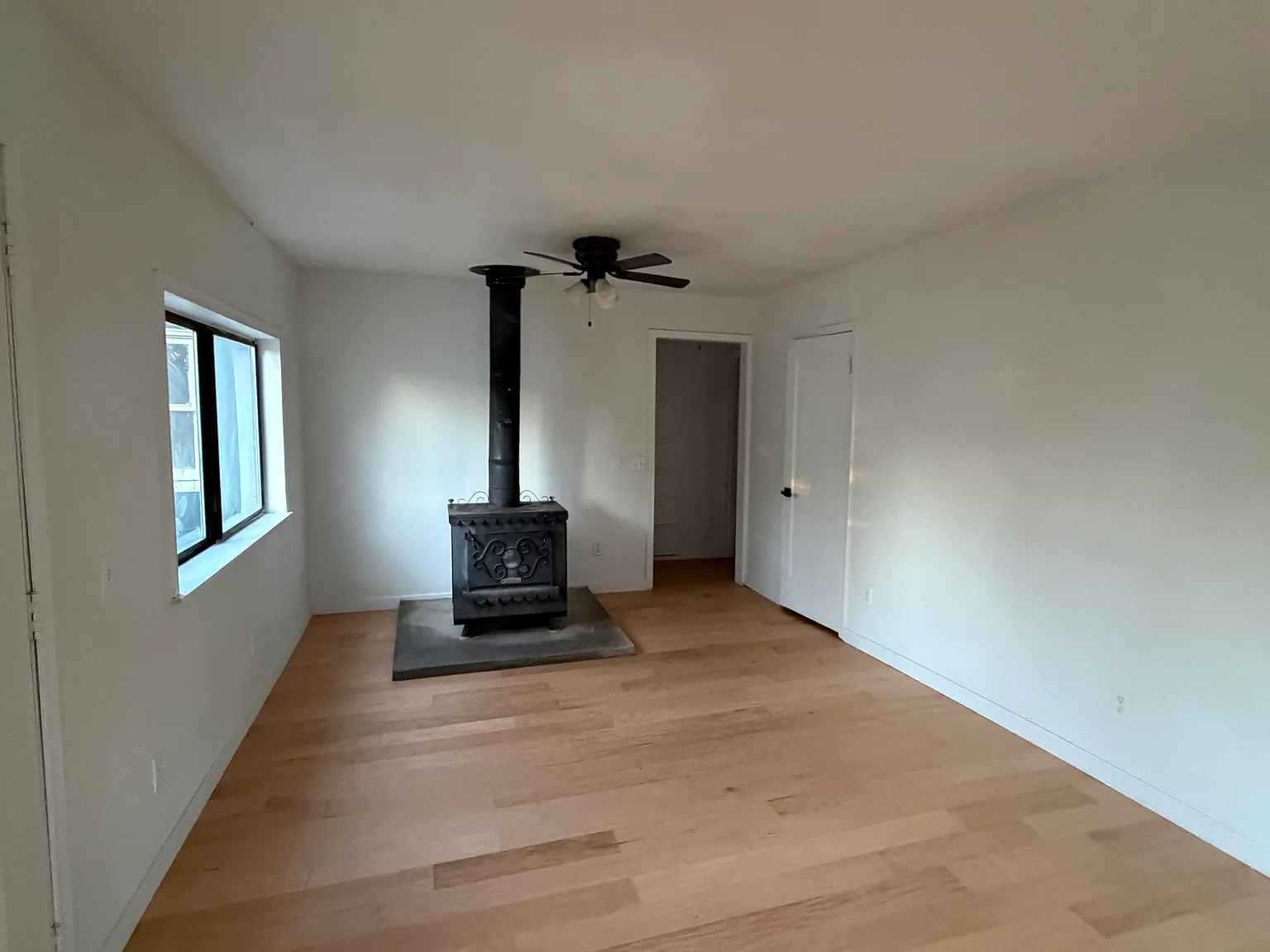2 bed, 1060 sqft, $2,000 — Photo 2