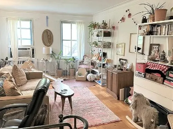 340 East 66th Street image 1 of 7