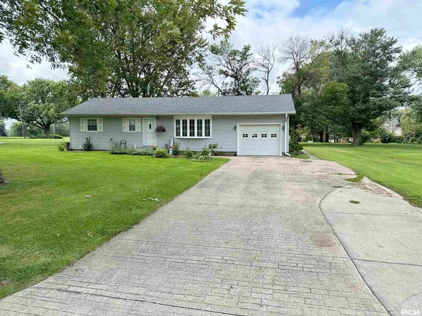 1805 Willer Dr N, Quincy, IL 62305