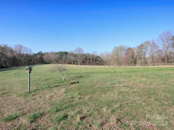 1043 Sharon School Rd, Statesville, NC 28625