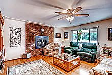 Spacious & Cozy Living Room