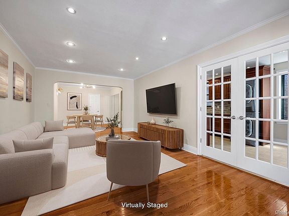 4th image of 3 Townhouse Place #3A