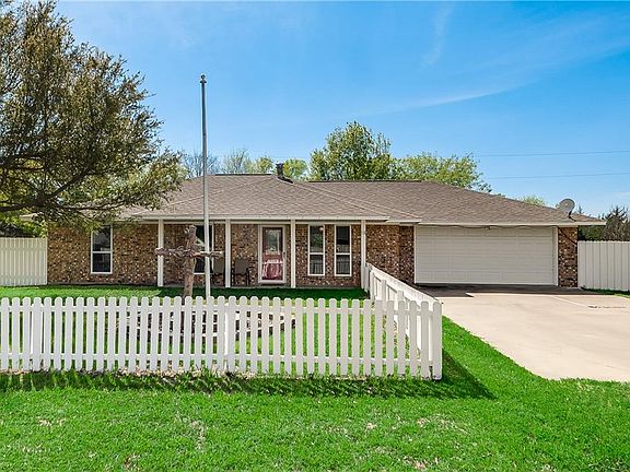 2nd image of 111 Pecan Cir