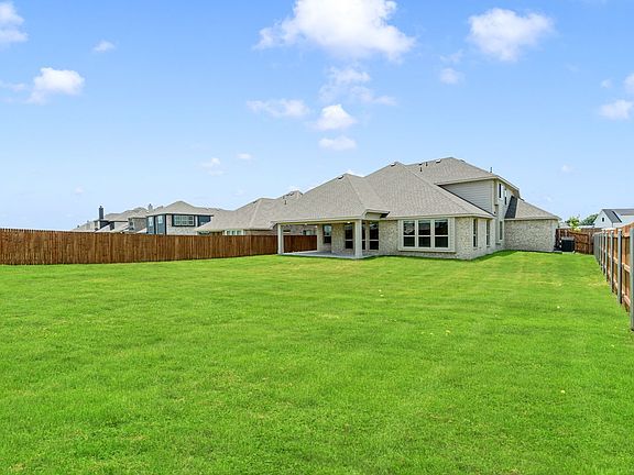 5th image of 625 Sagebrush Ln