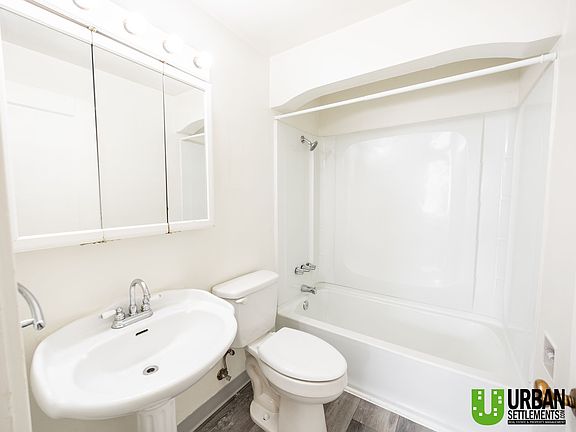 2nd image of 2427 W Walton Ave
