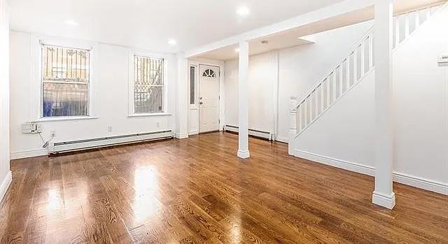 2 bed, 1.5 bath, 1100 sqft, $5,750 — Photo 2