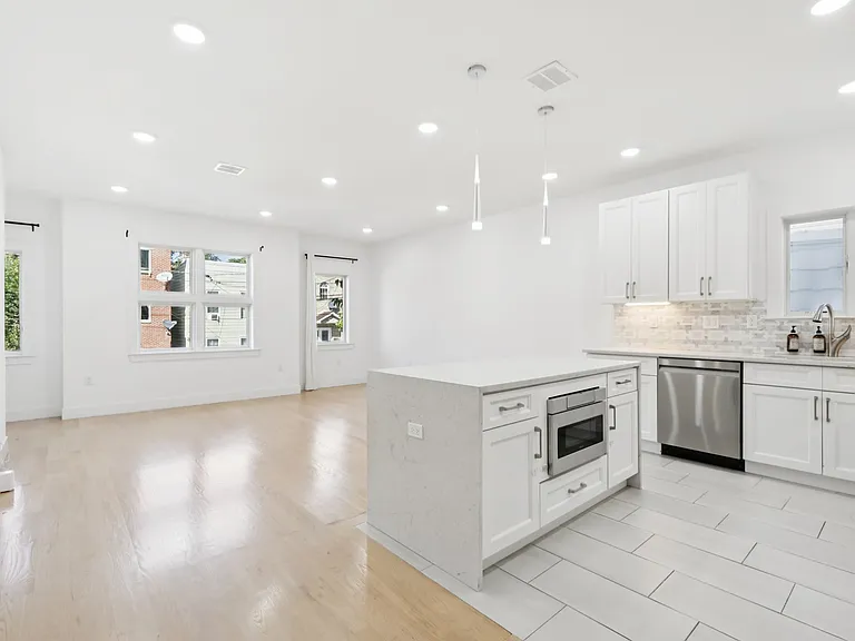 131 Zabriskie St #1 — Photo 13