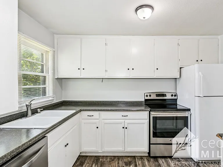2134 W 35th St S — Photo 6