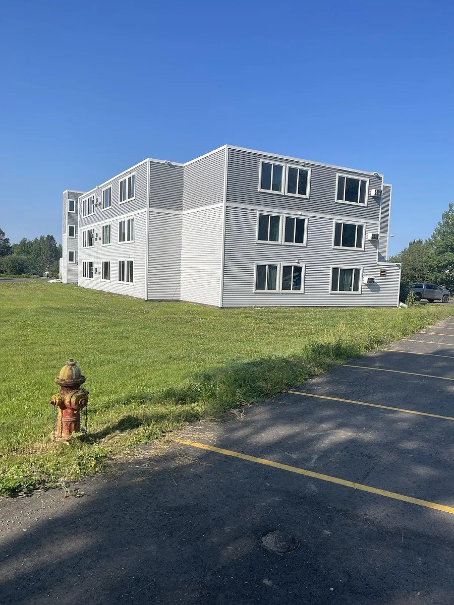 Building Photo - Countryside Apartments