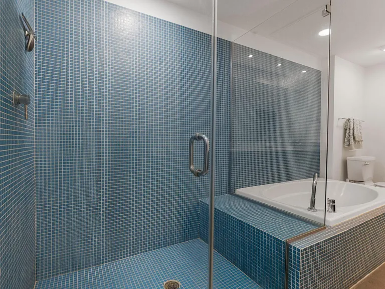 2205 N Lamar Blvd #321 — Photo 28