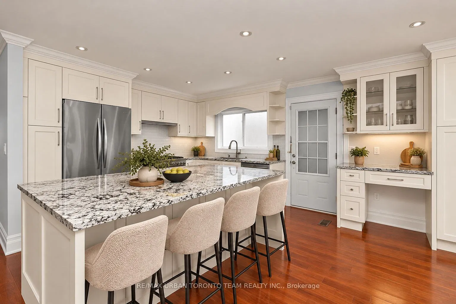 3 bed, $2,995 — Photo 2