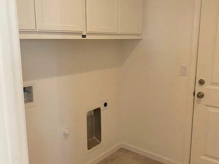 726 Andrea Dr — Photo 6
