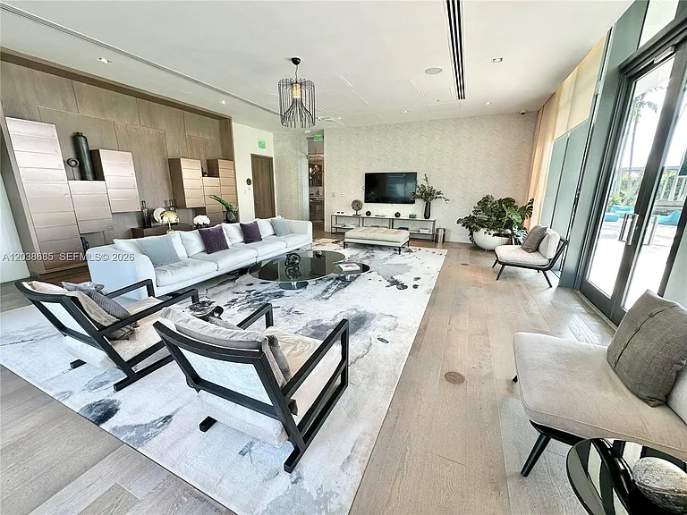 650 NE 32nd St #1404 — Photo 31
