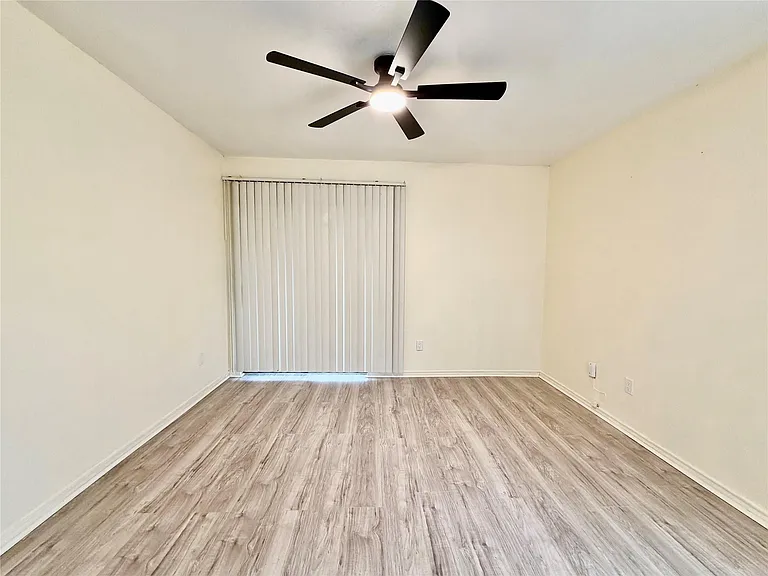 2120 Wilcrest Dr #121 — Photo 25