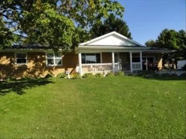 5105 Meachem Rd, Racine, WI 53403