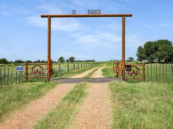 1170 Private Road 3241, Lincoln, TX 78948