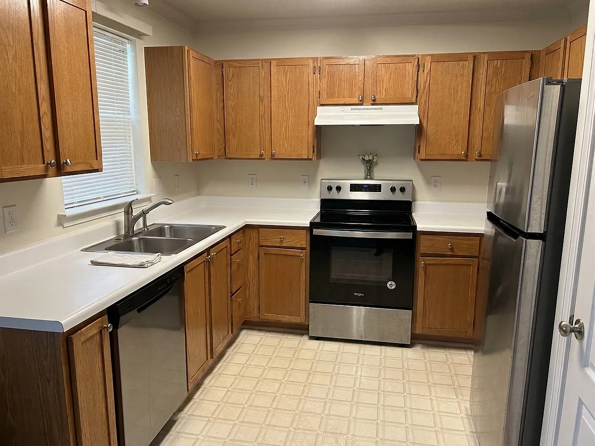 3 bed, 1315 sqft, $1,890 — Photo 4