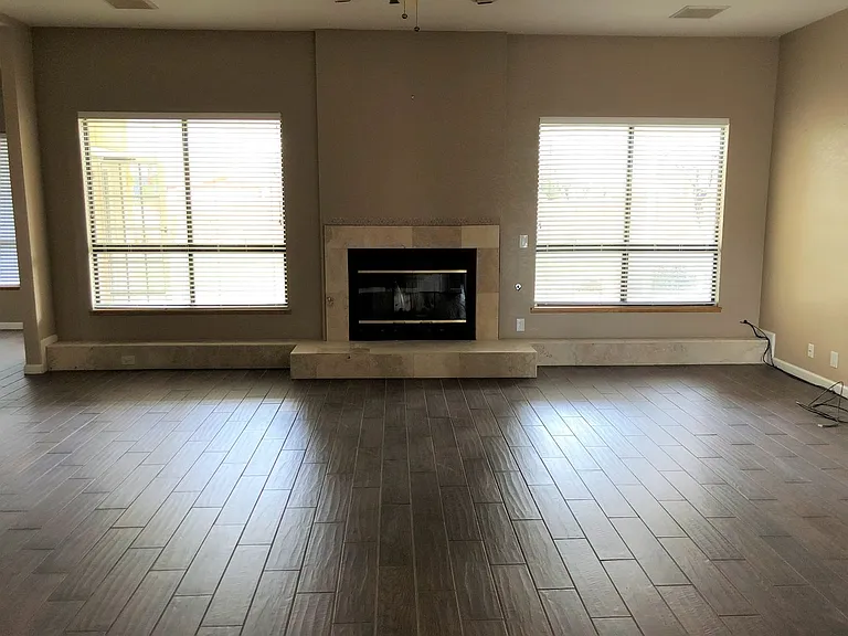 1100 Carolyn St — Photo 2