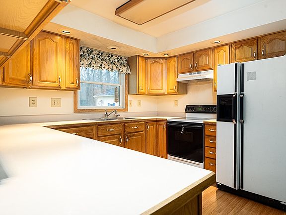 5th image of 3167 Park Ave W