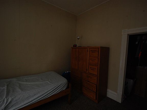 3rd image of 218 N 5th St