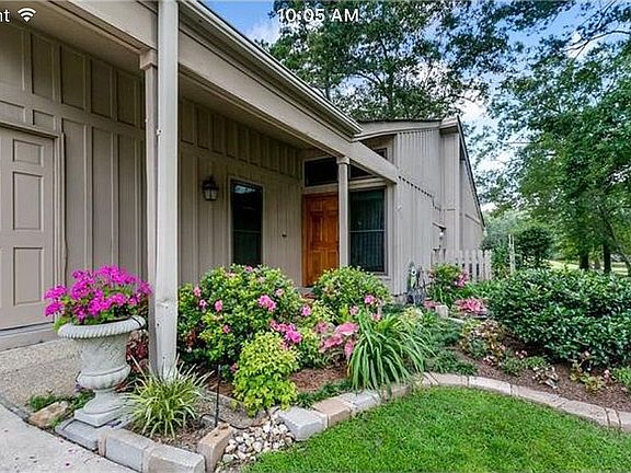 2nd image of 54 N Court Villa Dr