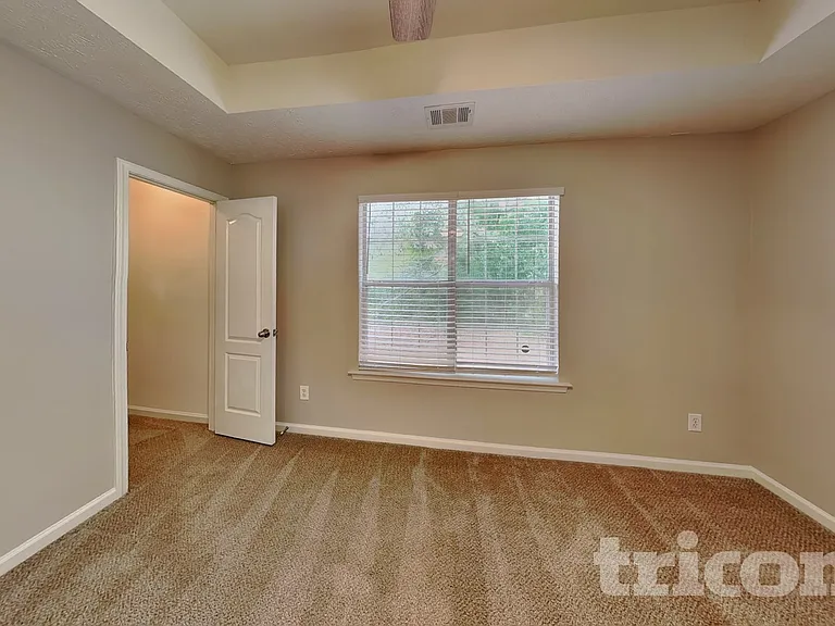 135 Tillman Ct — Photo 8