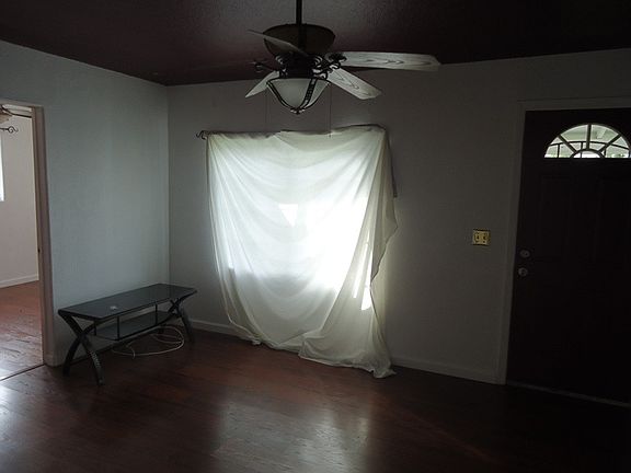 3rd image of 2316 Michigan Blvd