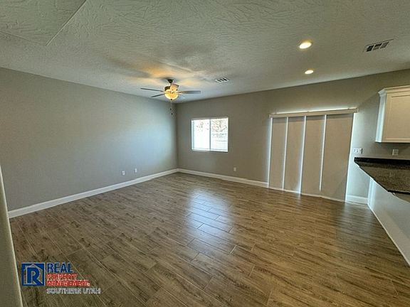 4th image of 1042 S 1450 E #40