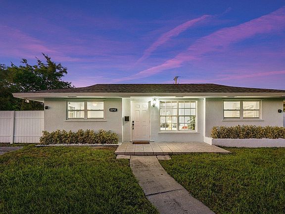 3rd image of 4751 Pineaire Lane