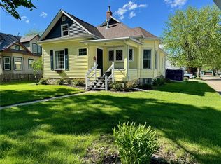 421 E Court Ave, Winterset, IA 50273