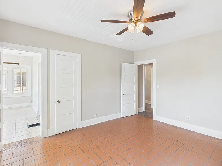 2044 Douglass Blvd #2 — Photo 21