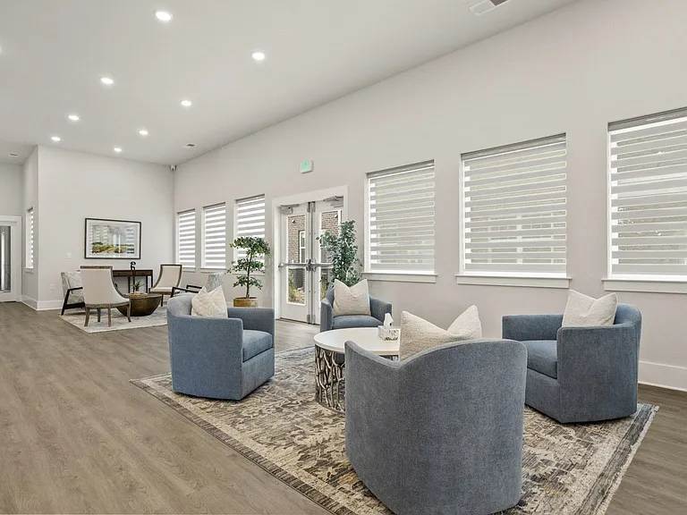 The Grande at Geyser Falls Luxury Apartments — Photo 20