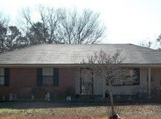 211 Sylvan Rd, Columbus, MS 39702