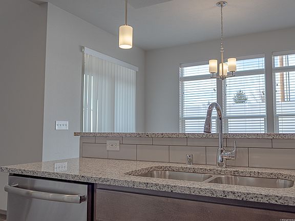 5th image of 14711 E Teaberry Ln