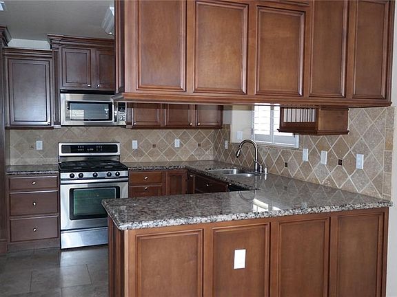 2nd image of 7437 Brays Landing Dr
