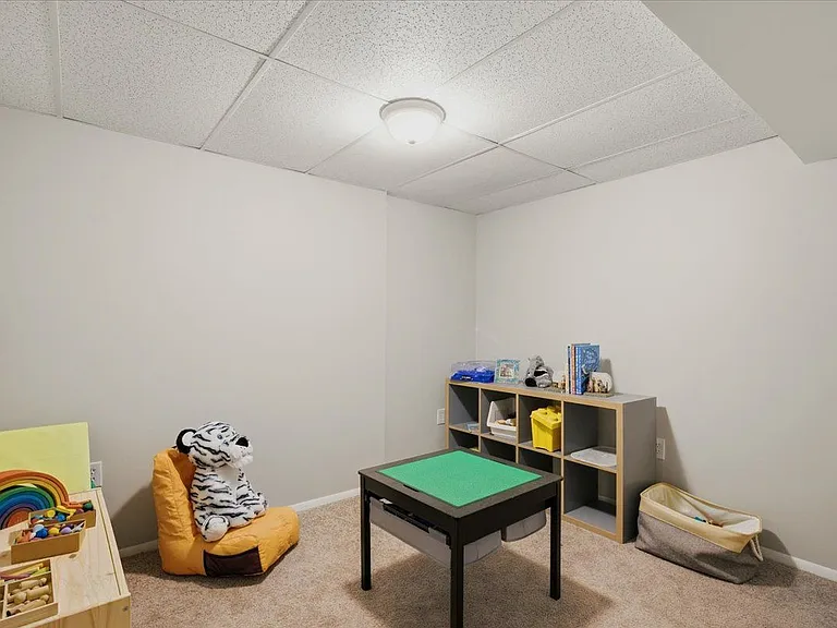 2641 Dogwood Ln — Photo 17