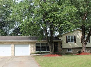 842 Bellview Pl, Herrin, IL 62948