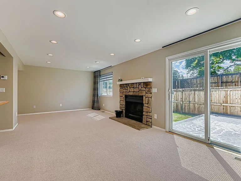 3907 Paseo Del Prado — Photo 6