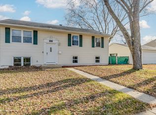 1663 Paul Ave, Glendale Heights, IL