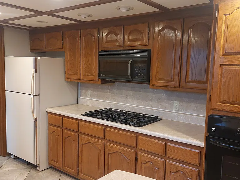 8740 S College Ave — Photo 10