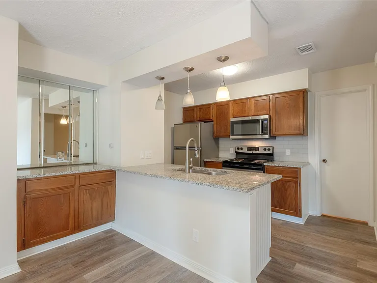 2402 Sycamore Ave #D6 — Photo 14
