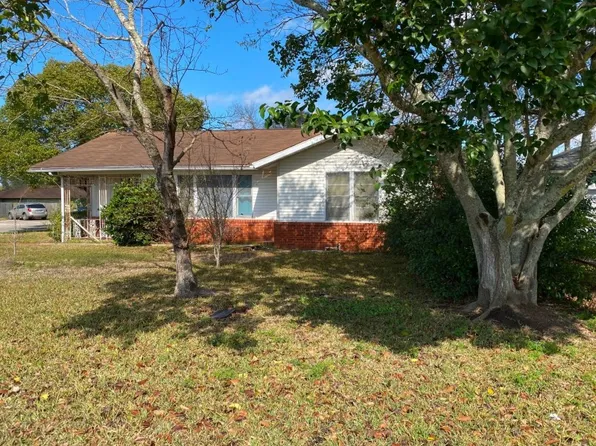 3152 Main Ave, Groves, TX 77619
