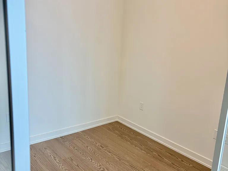448 Burnhamthorpe Rd W #4901 — Photo 3