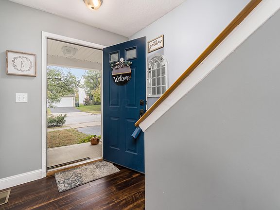 5th image of 8595 Clover Glade Dr