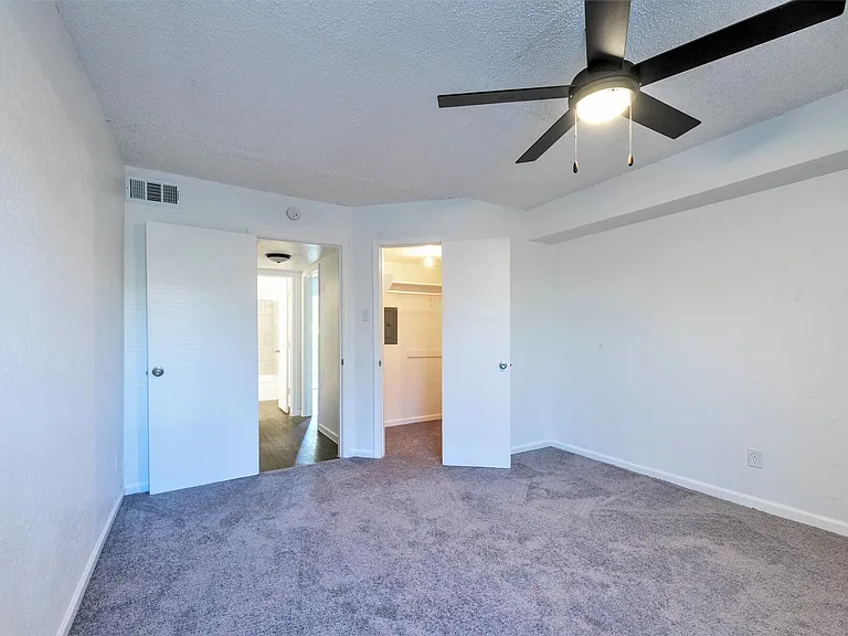 Hillsdale Garden Apartments — Photo 15