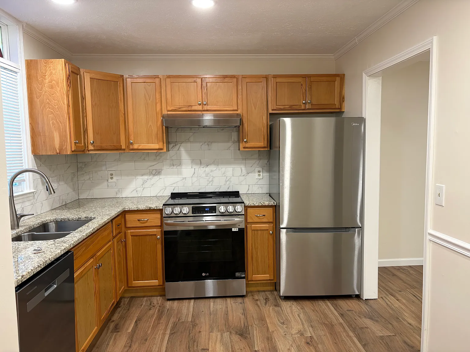 2 bed, 2.5 bath, 1364 sqft, $1,800 — Photo 4