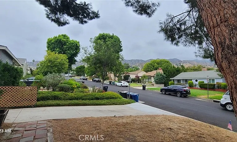 2403 N Lamer St — Photo 4