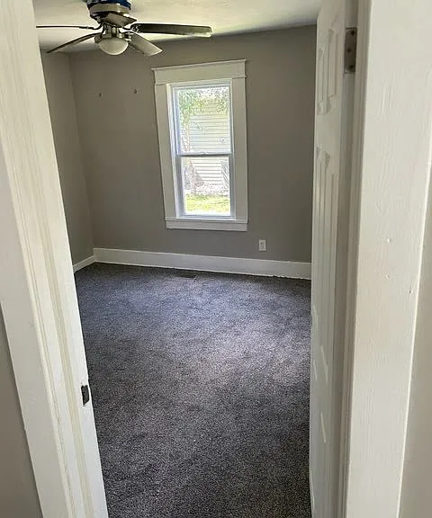 210 S 6th St — Photo 11