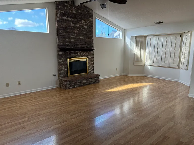 1740 Reyes Ln — Photo 3