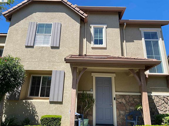 2nd image of 427 N Estes Way